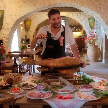 Castello Di Pupaggi ファームステイ Sellano